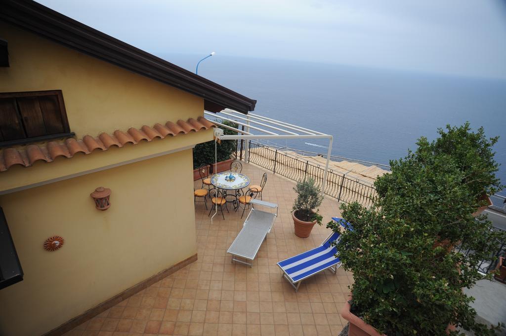 La Mela Blu Furore Exterior foto