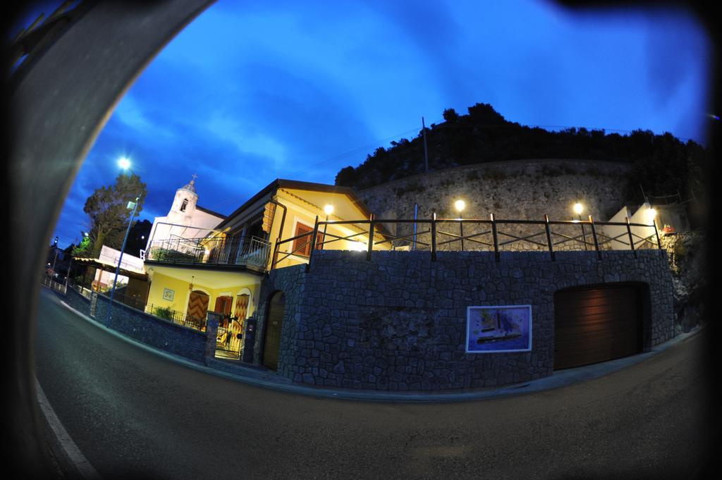 La Mela Blu Furore Exterior foto